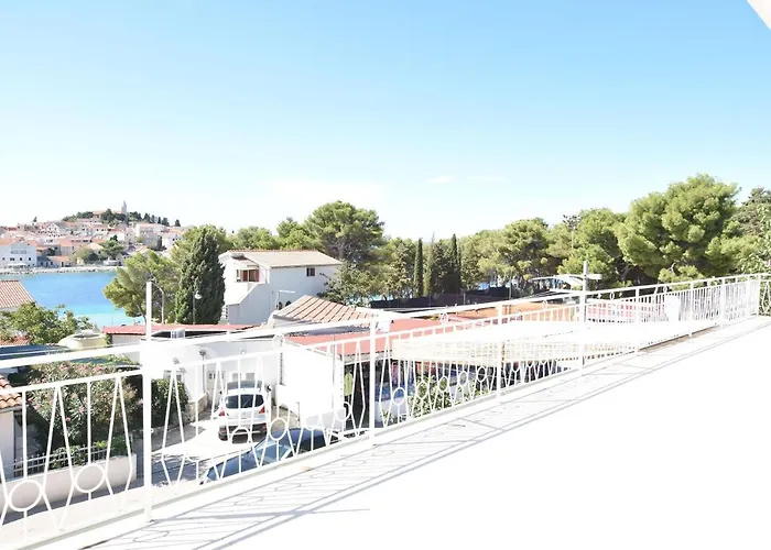 Bozena Πανσιόν